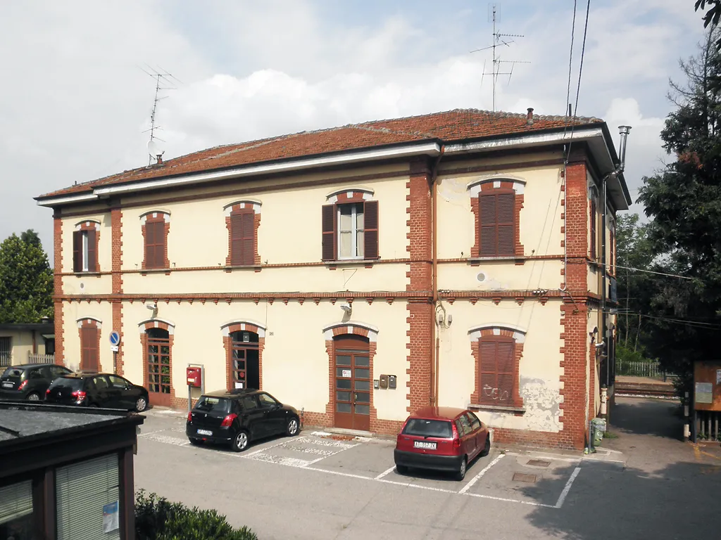Photo showing: Stazione ferroviaria di Albizzate-Solbiate Arno