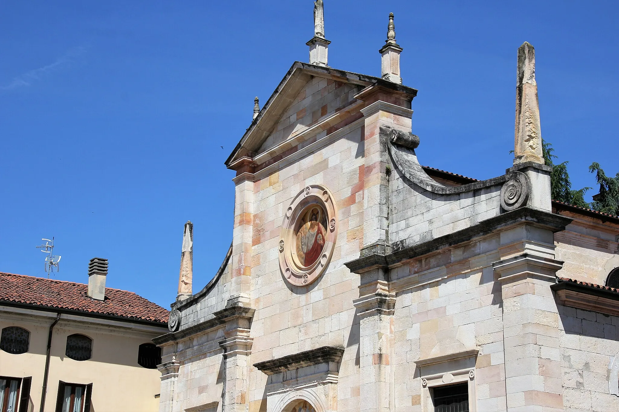 Photo showing: Angera,  chiesa di Santa Maria Assunta