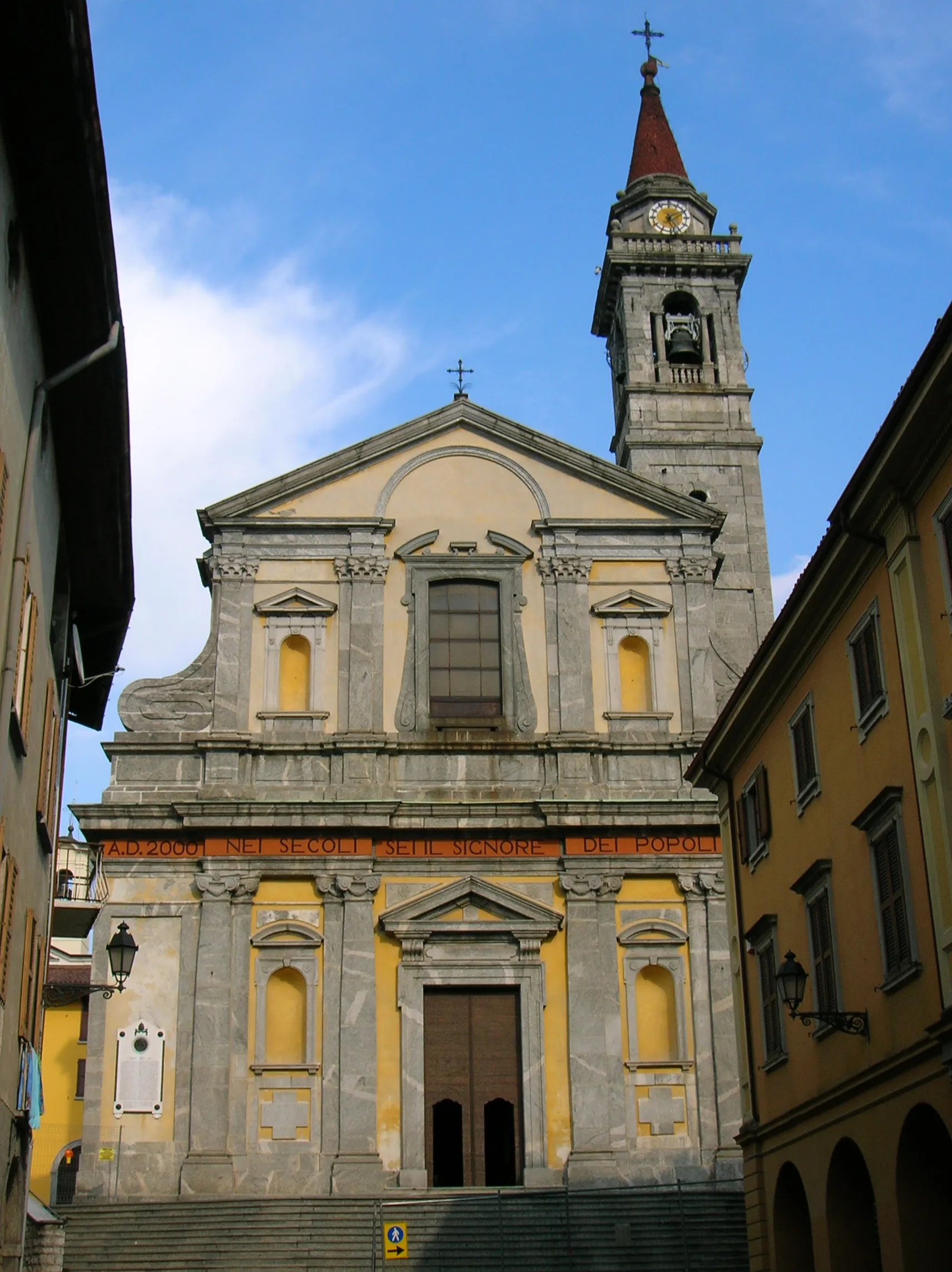 Photo showing: facciata della chiesa prepositurale di Asso (CO) dedicata a san Giovanni Battista