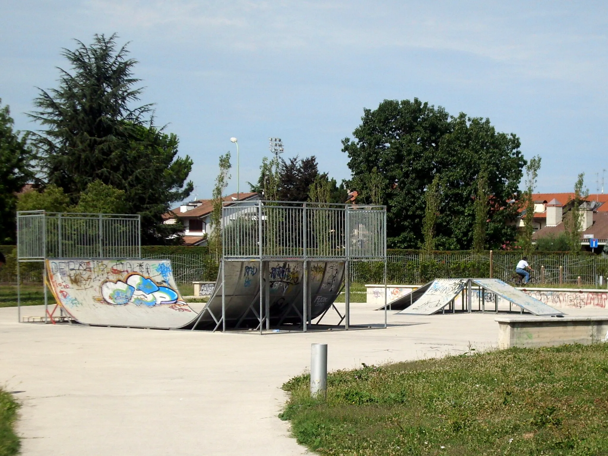 Photo showing: Azzano San Paolo, Bergamo, Italy - Skatepark