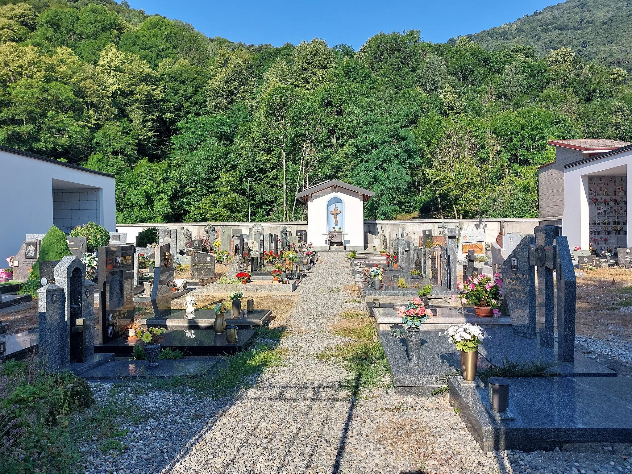 Photo showing: Ballabio - Cimitero Superiore - interno