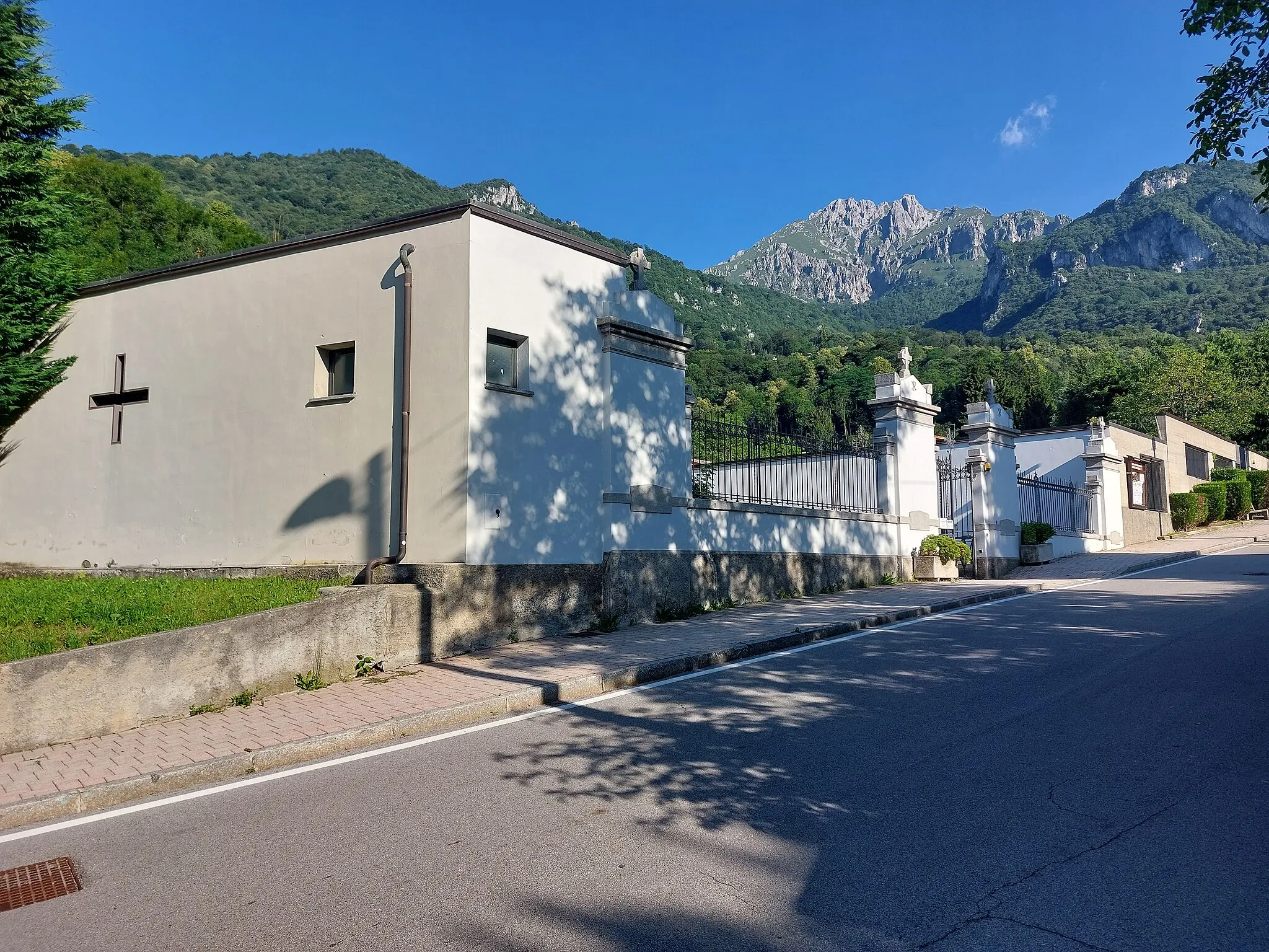 Photo showing: Ballabio - Cimitero Superiore - esterno