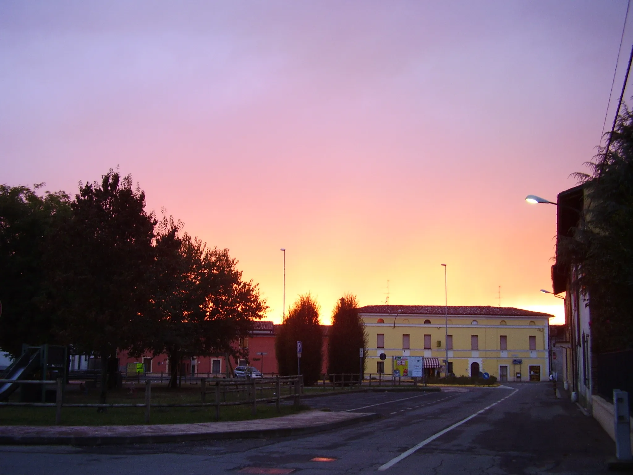 Photo showing: 20081003 tramonto