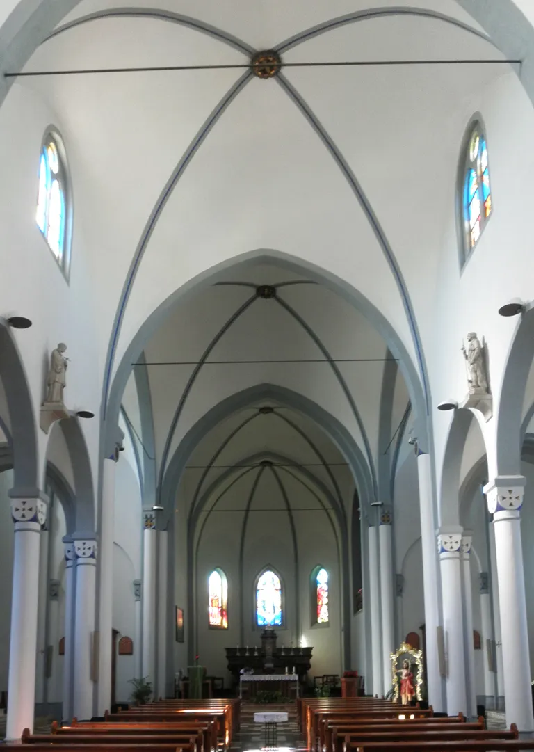 Photo showing: Interno della chiesa parrocchiale di San Giovanni Battista Martire a Borgo San Giovanni.