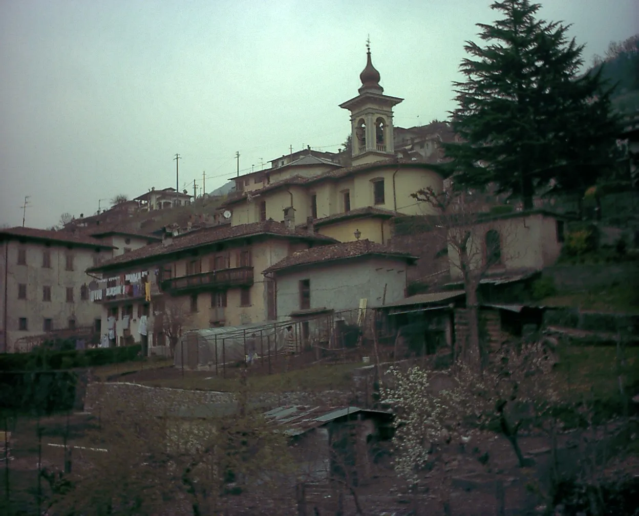 Photo showing: View of Cadelfoglia, Brembilla, Bergamo, Lombardy, Italy