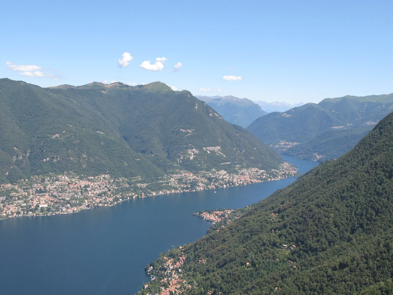 Photo showing: View of Lake Como from Brunate lighthouse