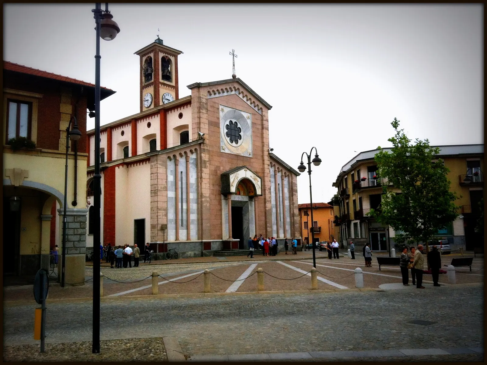 Photo showing: Busto Garolfo - Chiesa dei Santi Salvatore e Margherita