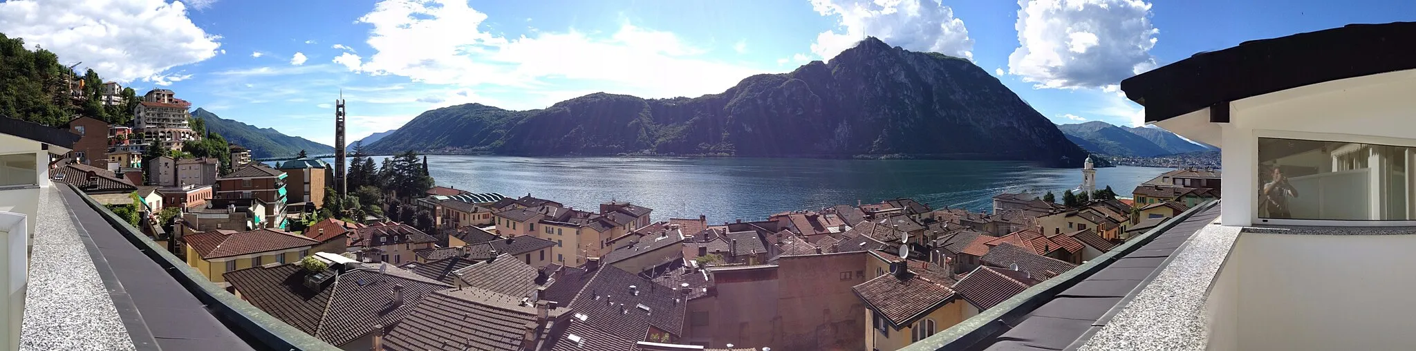 Photo showing: Вид на озеро Лугано и Campione