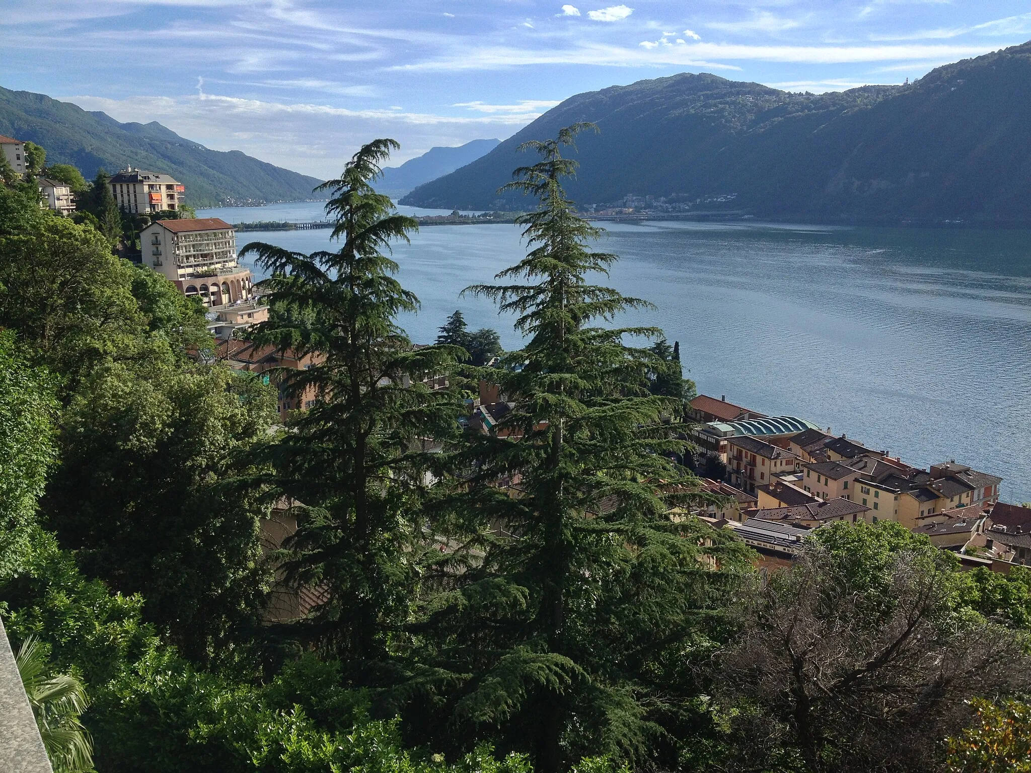 Photo showing: Вид на озеро Лугано и Campione