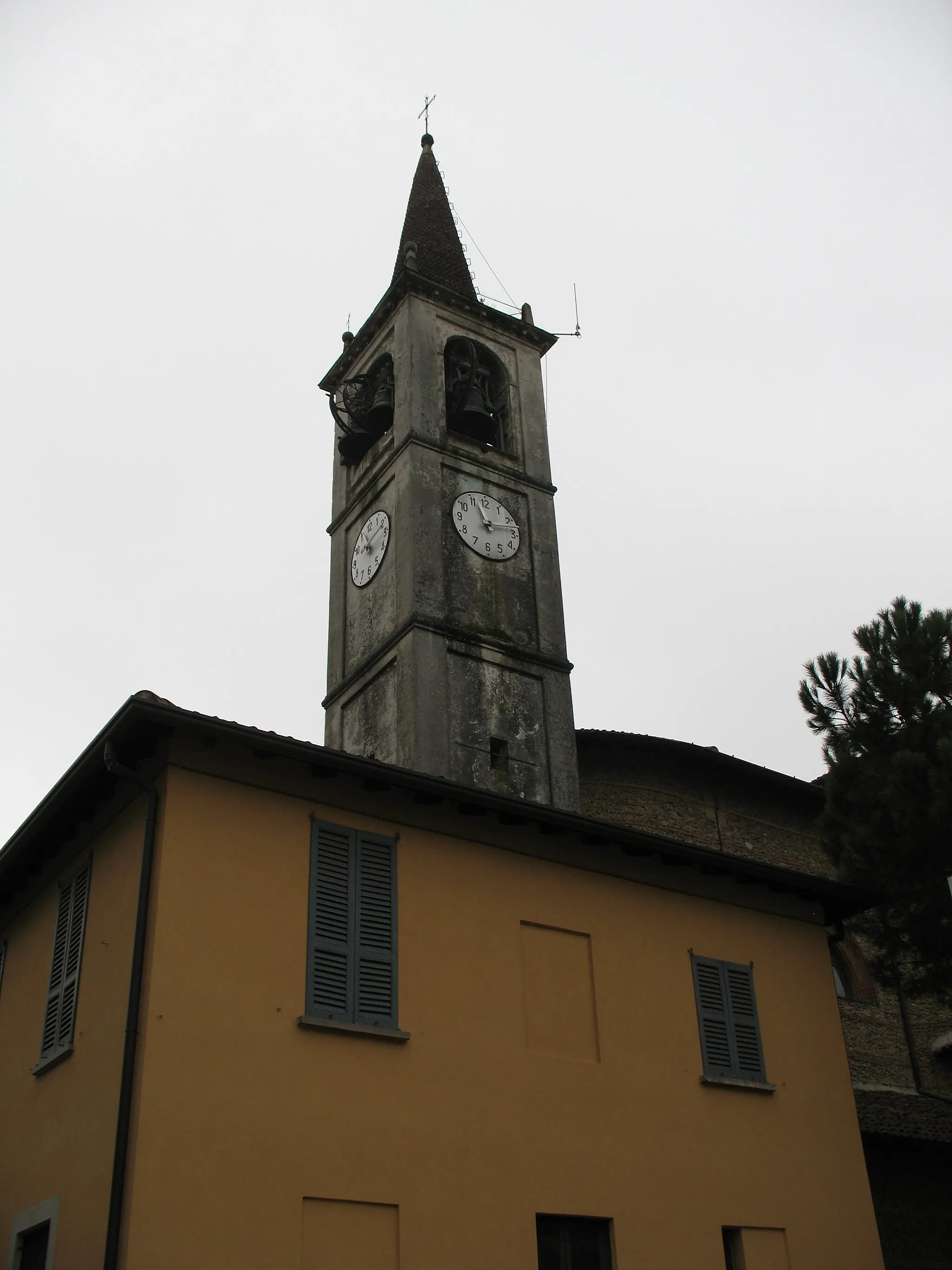 Photo showing: torre campanaria del XV secolo