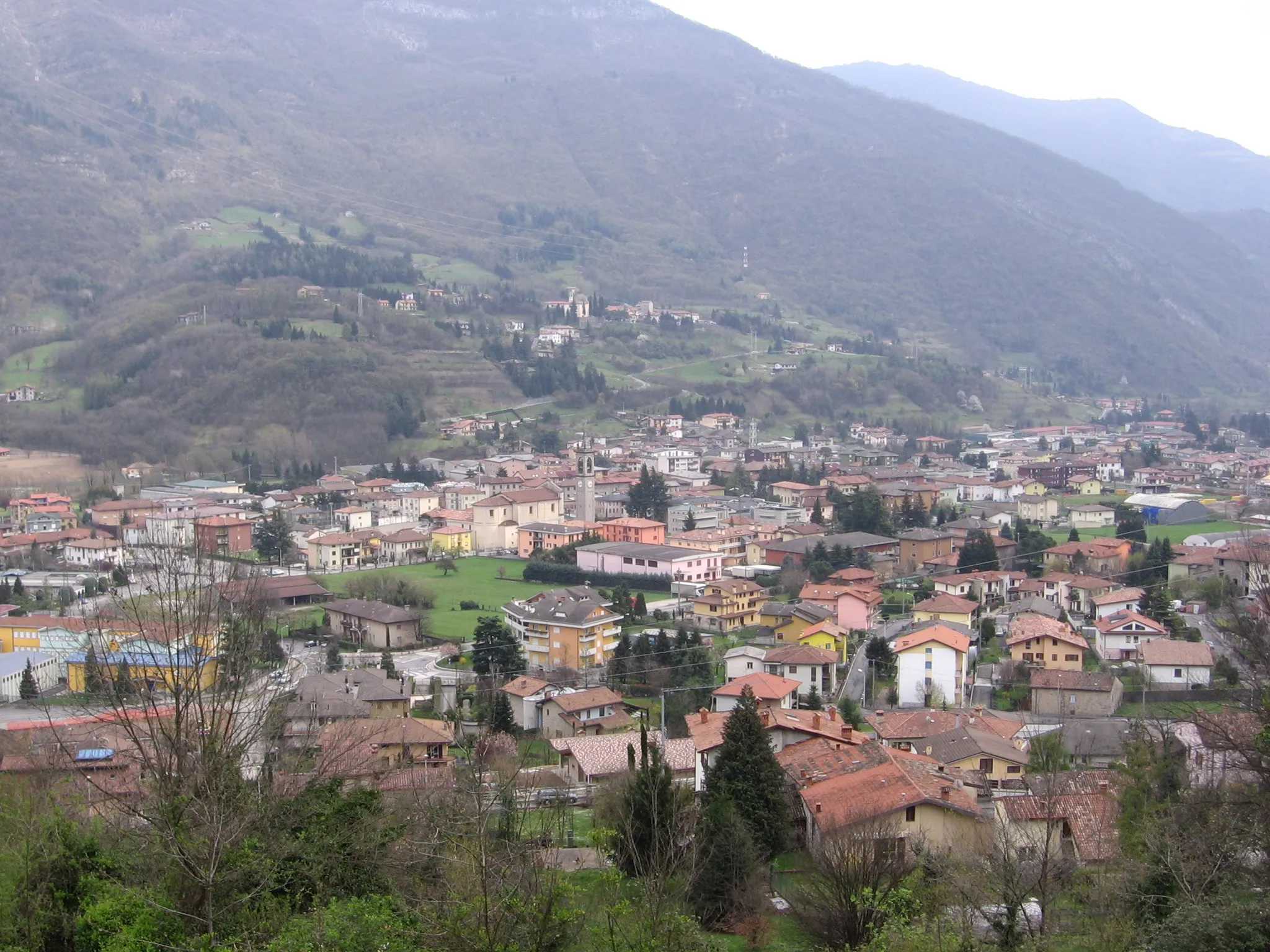 Photo showing: Casazza, Bergamo, Italia
