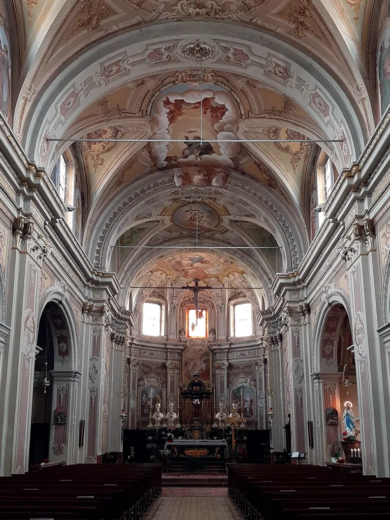 Photo showing: L'interno della chiesa parrocchiale di Caselle Lurani.