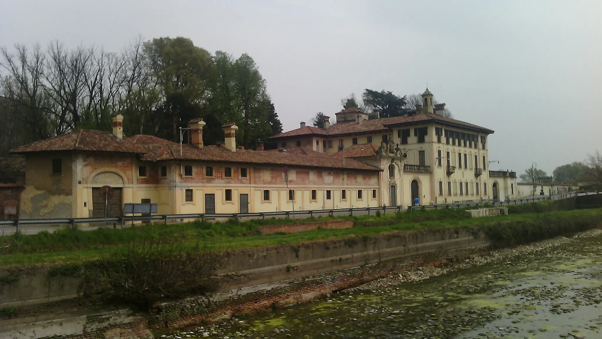 Photo showing: Villa Visconti Maineri a Cassinetta di Lugagnano (MI) - veduta d'insieme
