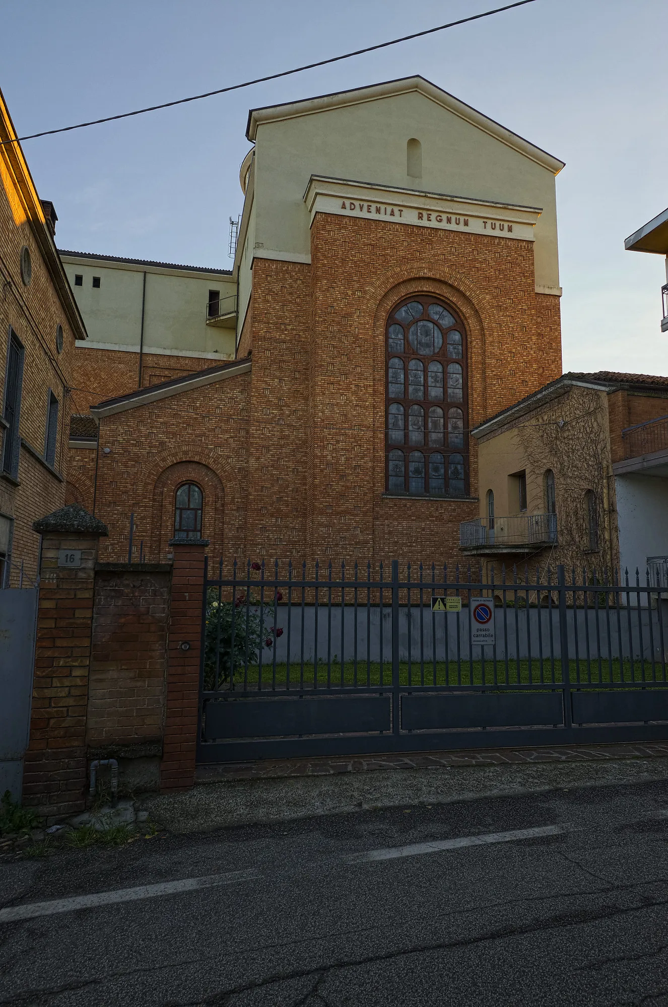 Photo showing: Chiesa del Sacro Cuore, lato sud