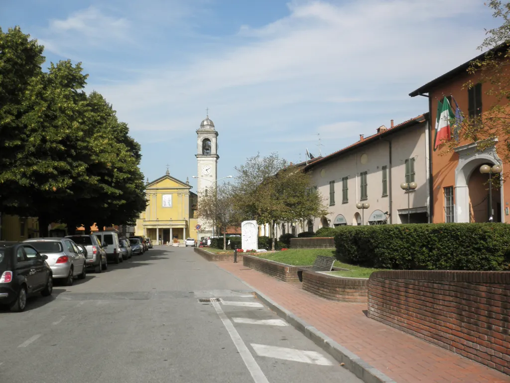 Photo showing: Piazza Roma a Cerro al Lambro