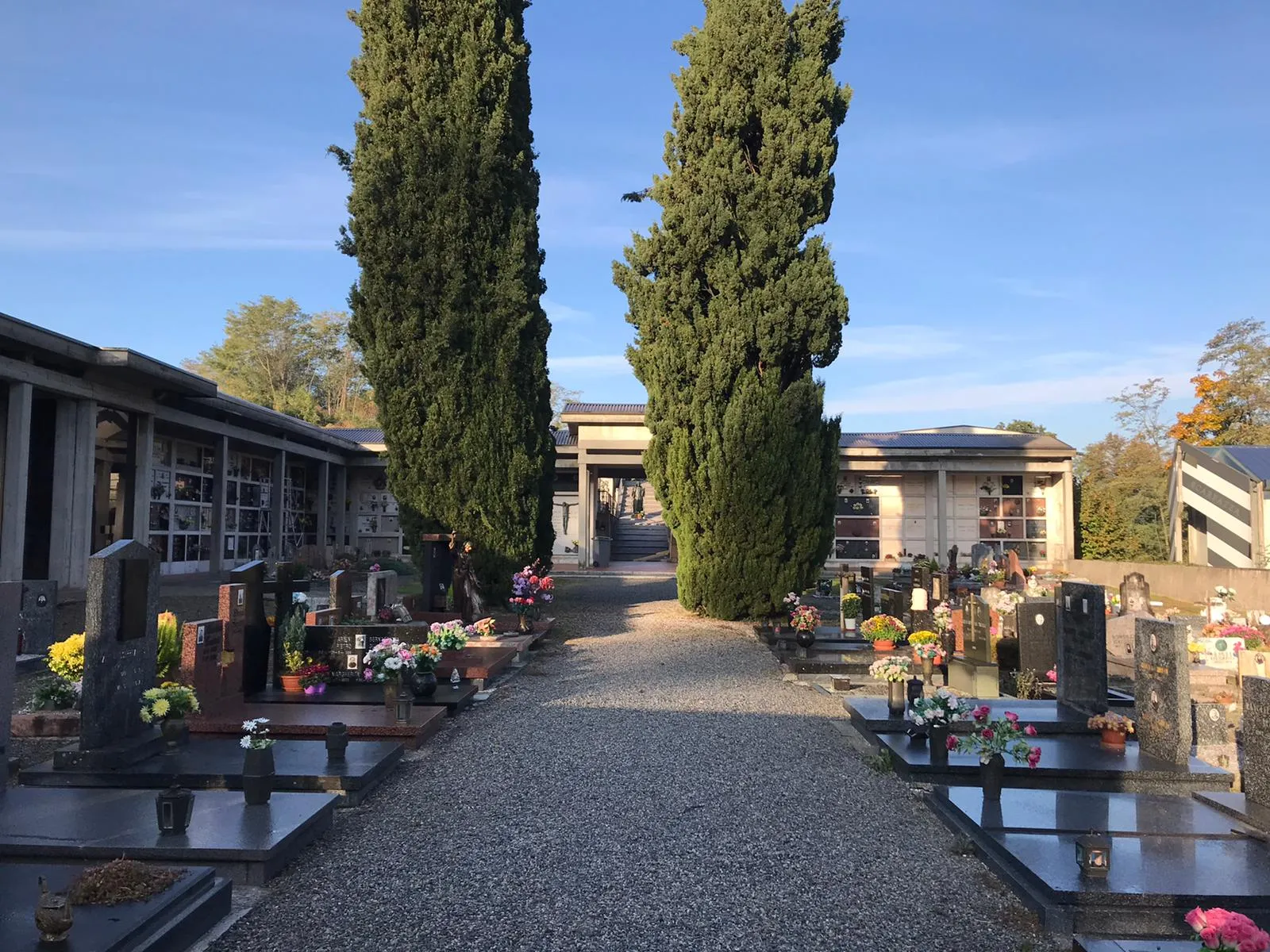 Photo showing: Il cimitero del comune di Clivio, in provincia di Varese