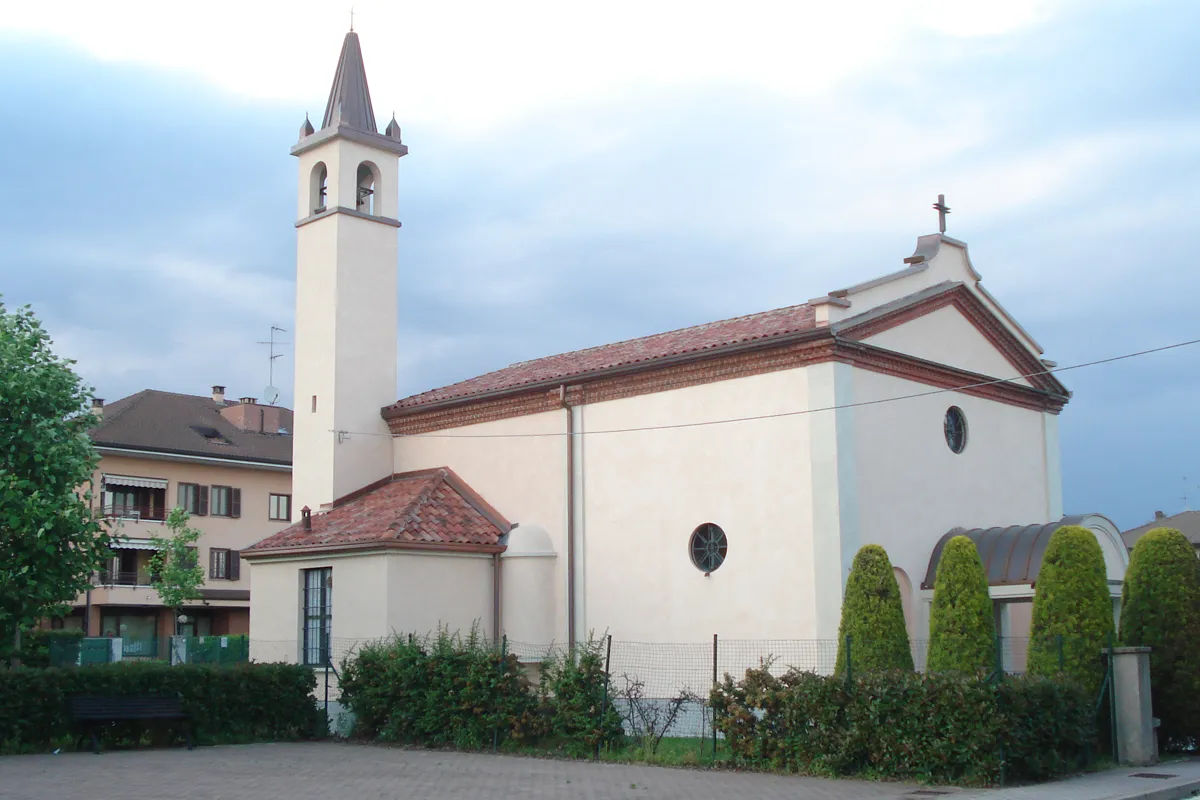 Photo showing: La chiesa della Santa Croce in Cascina Croce di Cornaredo (MI)