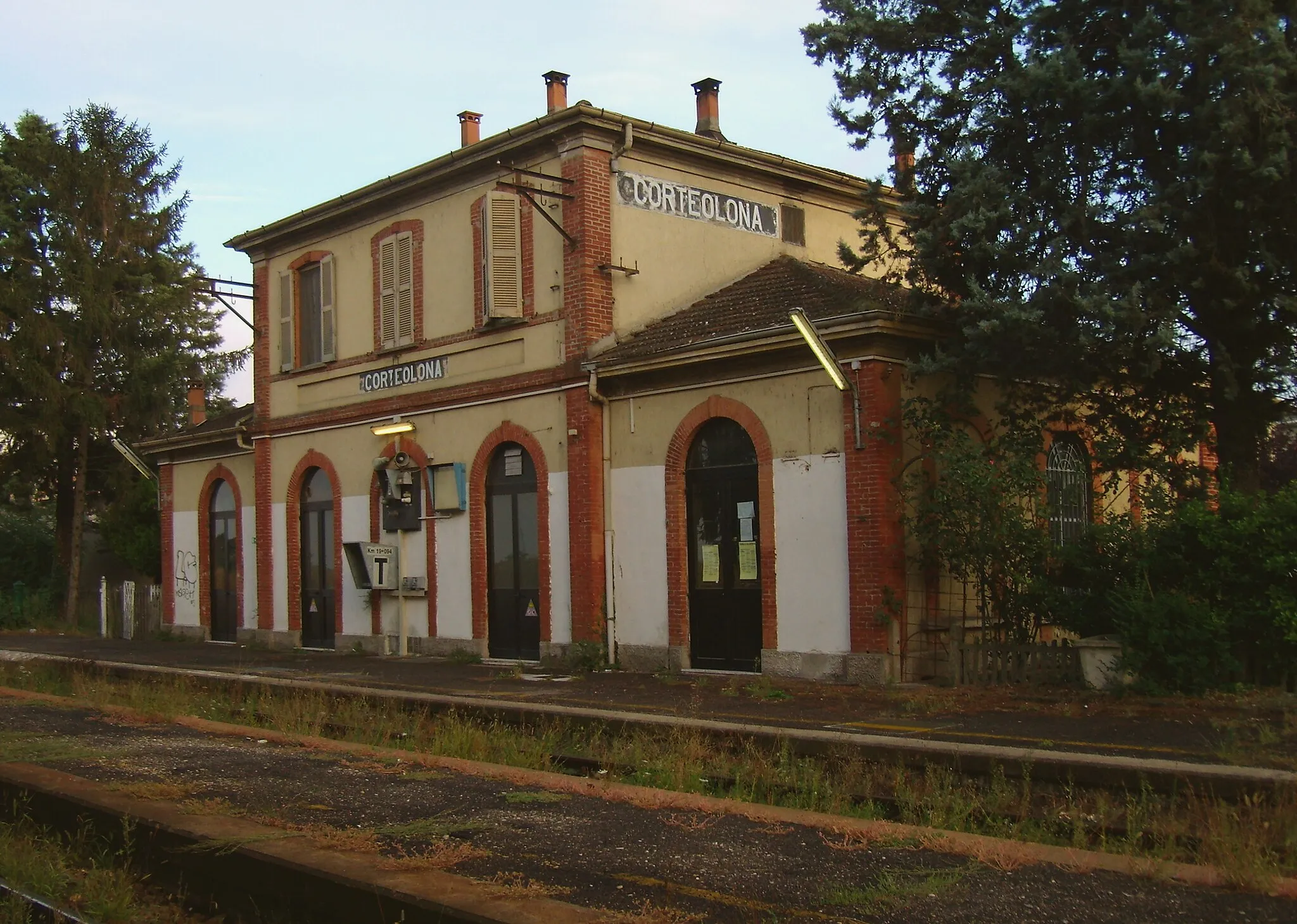 Photo showing: Railway station in Corteolona, Italy.