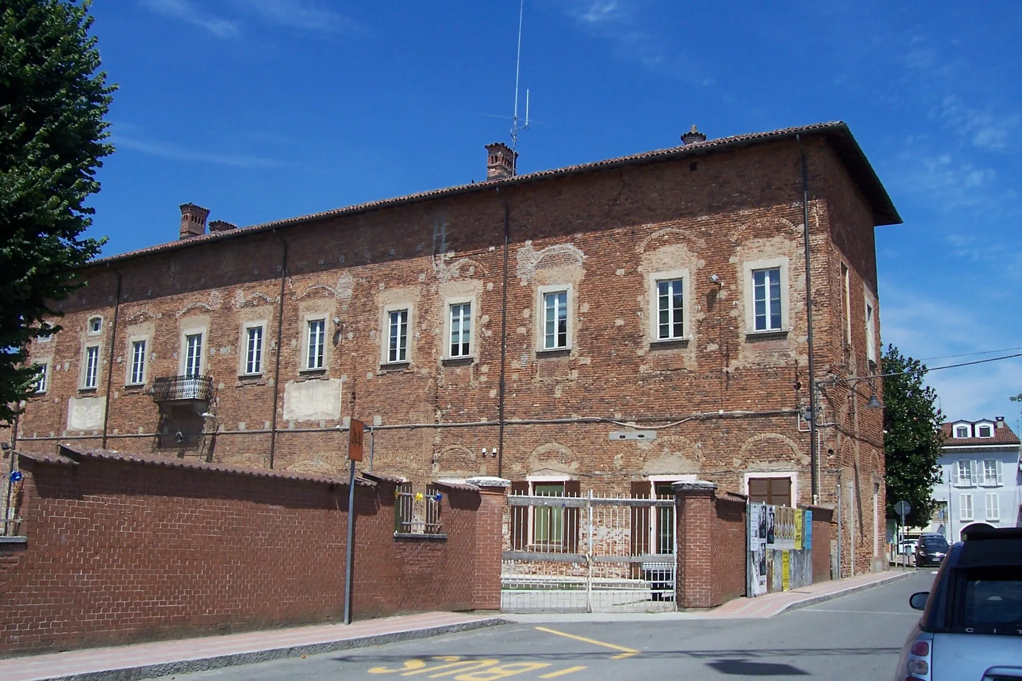 Photo showing: Corteolona (Pavia), il municipio nel castello visconteo