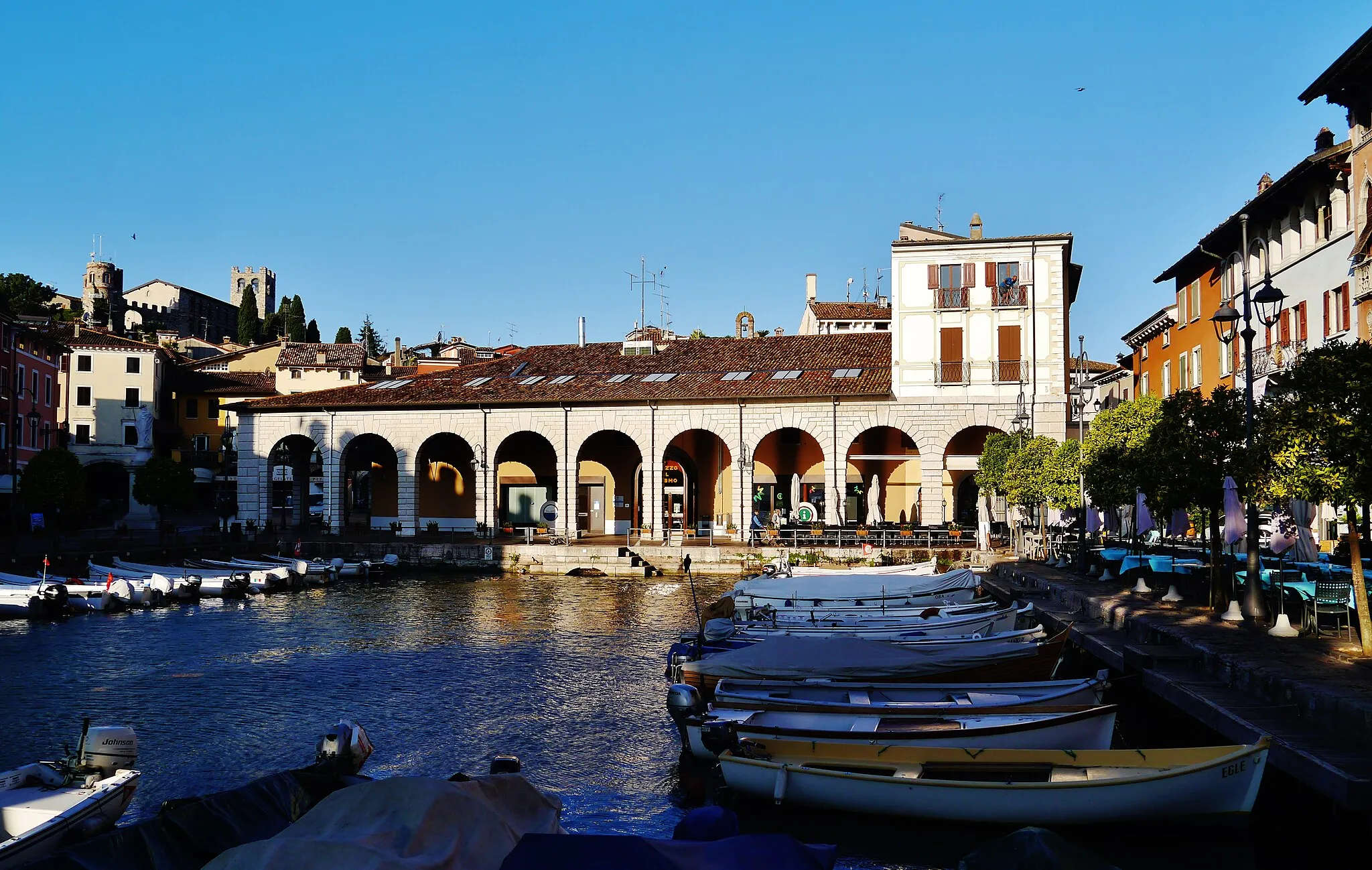 Photo showing: Old Port, Desenzano del Garda, Province of Brescia, Region of Lombardy, Italy