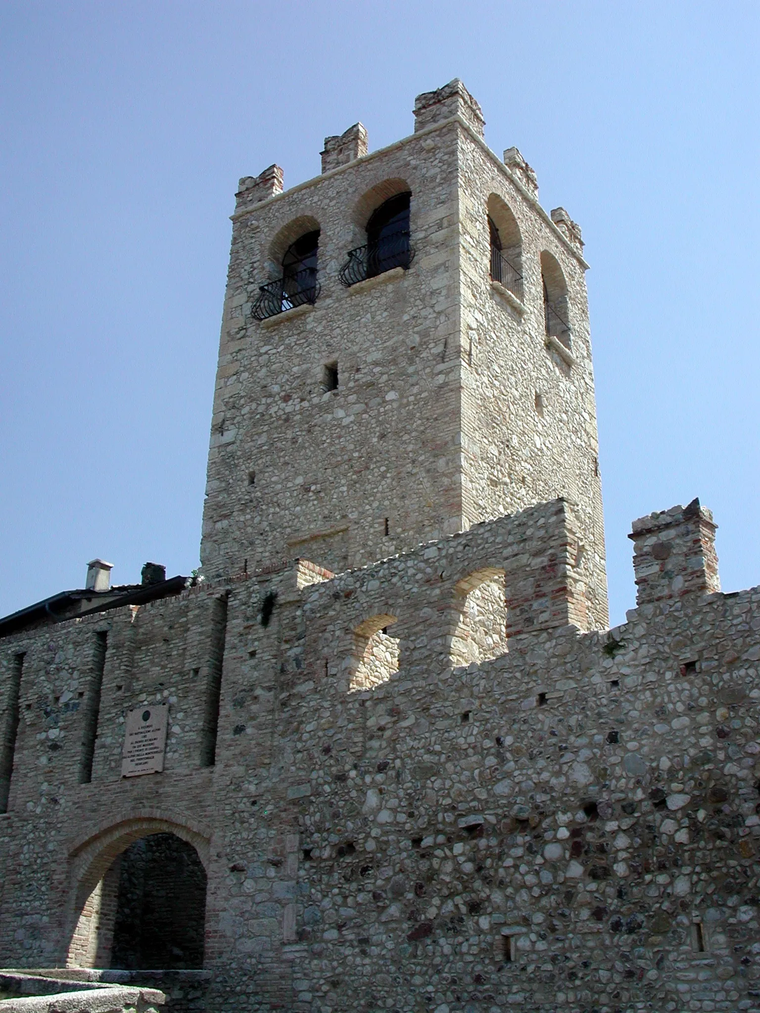 Photo showing: Entrata del Castello di Desenzano del Garda