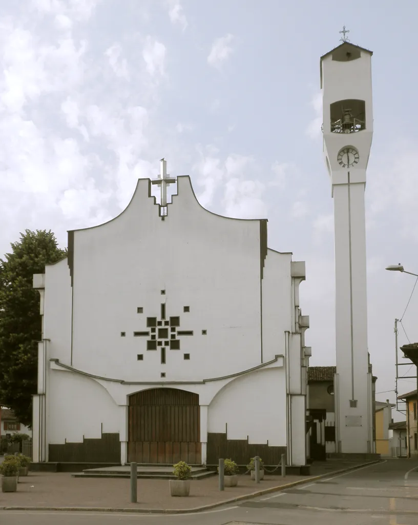 Photo showing: Facciata della chiesa parrocchiale di San Lorenzo Martire a Dovera