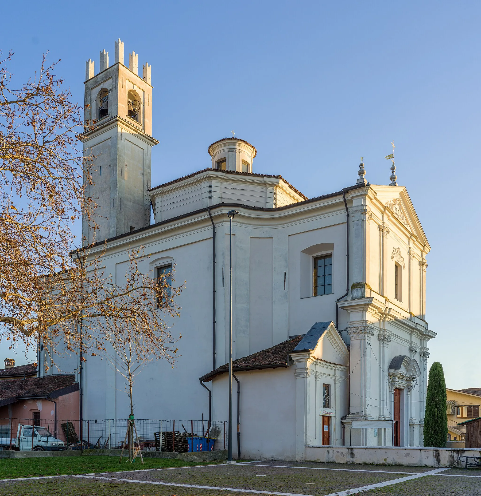 Photo showing: Facade of the Chiesa di San Silvestro church in Folzano, Brescia.