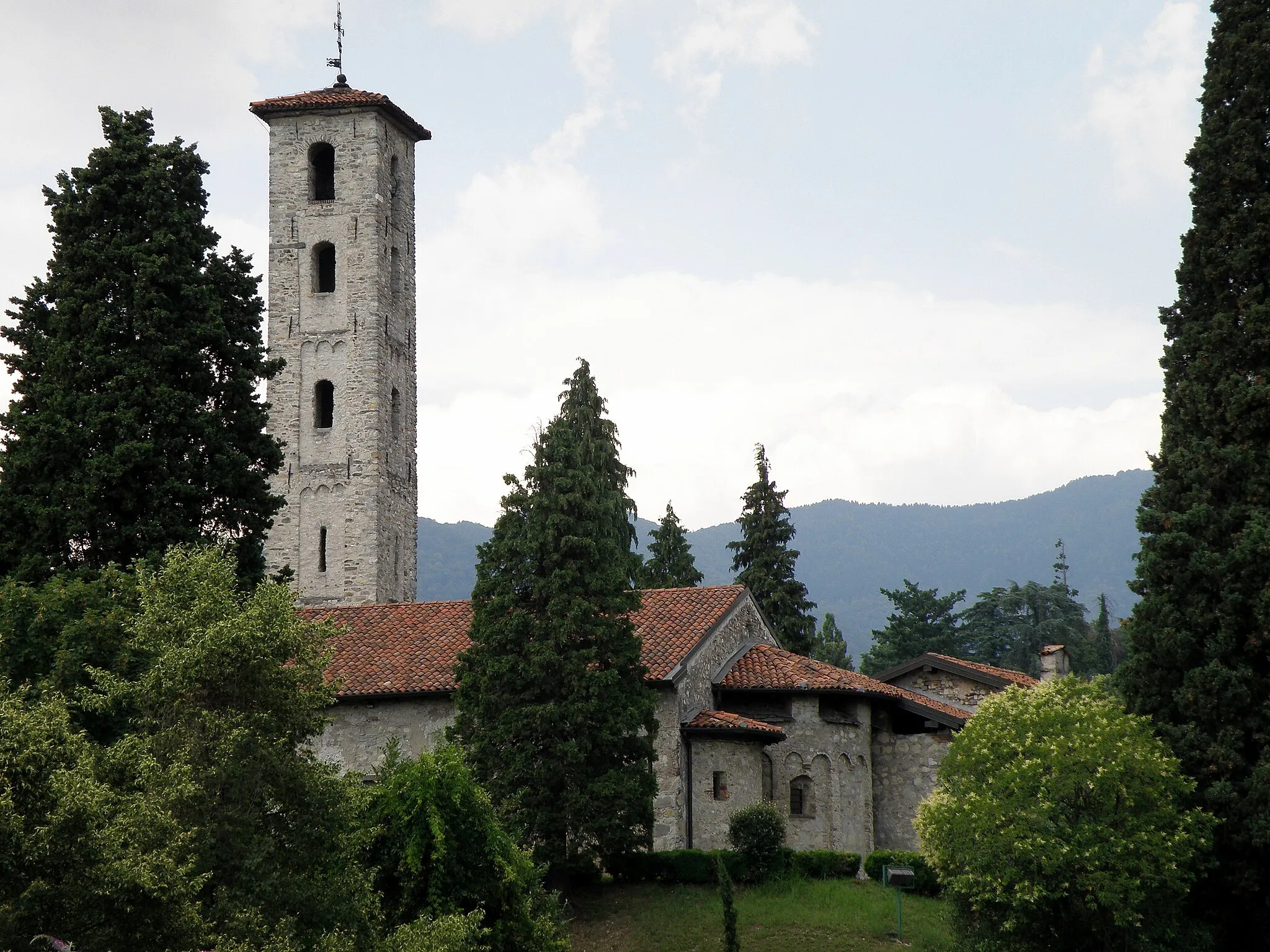 Photo showing: Gemonio, comm. italienne de la prov. de Varèse (Lombardie). Église romane Saint-Pierre (chiesa di San Pietro).