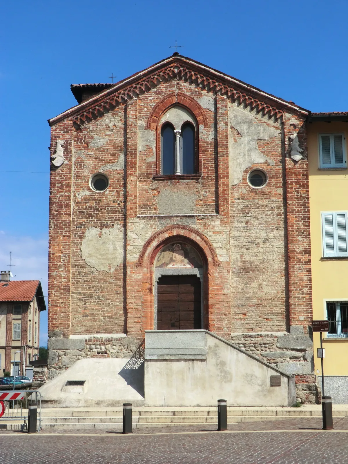 Photo showing: St Stephan Oratory, Lentate sul Seveso

Native name
Oratorio di Santo Stefano Location
Lentate sul Seveso, Lombardy, Italy Coordinates
45° 40′ 42.45″ N, 9° 07′ 19.65″ E Established
1369 Website
www.comune.lentatesulseveso.mb.it/Articoli/Il-Nostro-Paese/Monumenti/517-258%5EOratorio-di-Santo-Stefano.asp?ID=258 Authority file

: Q3884882
VIAF: 132917749
LCCN: no2008167329
GND: 7615023-9
WorldCat
institution QS:P195,Q3884882