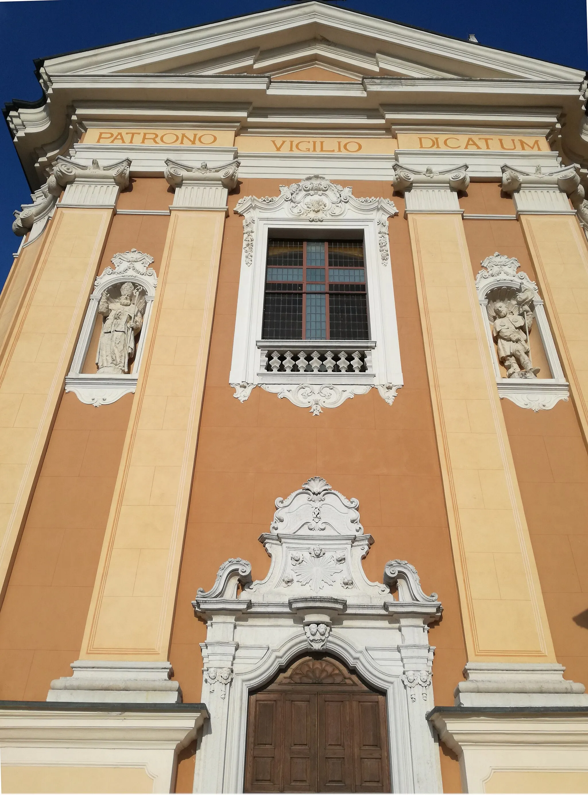 Photo showing: Facciata della Chiesa di San Vigilio, Lodrino (BS), Italia