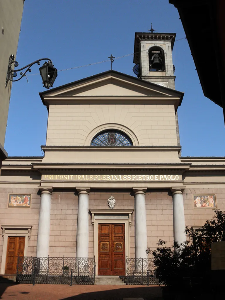 Photo showing: La chiesa parrocchiale dei Santi Pietro e Paolo a Luino (detta anche "Duomo di Luino").