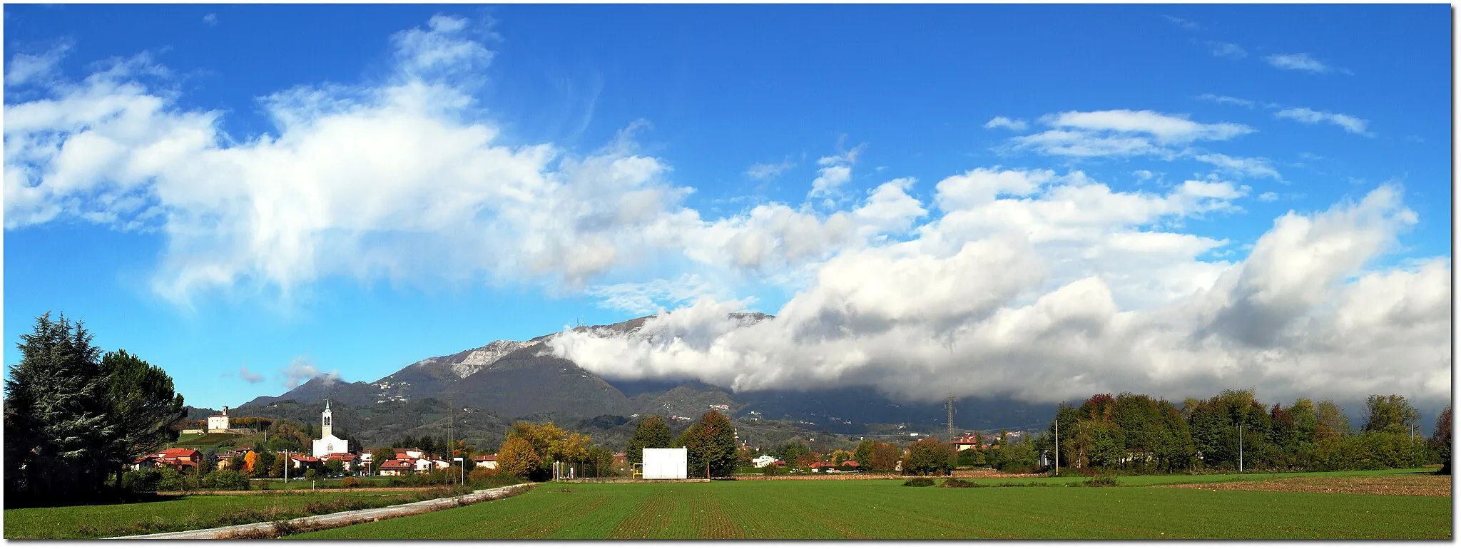 Photo showing: Nuvole sul Linzone