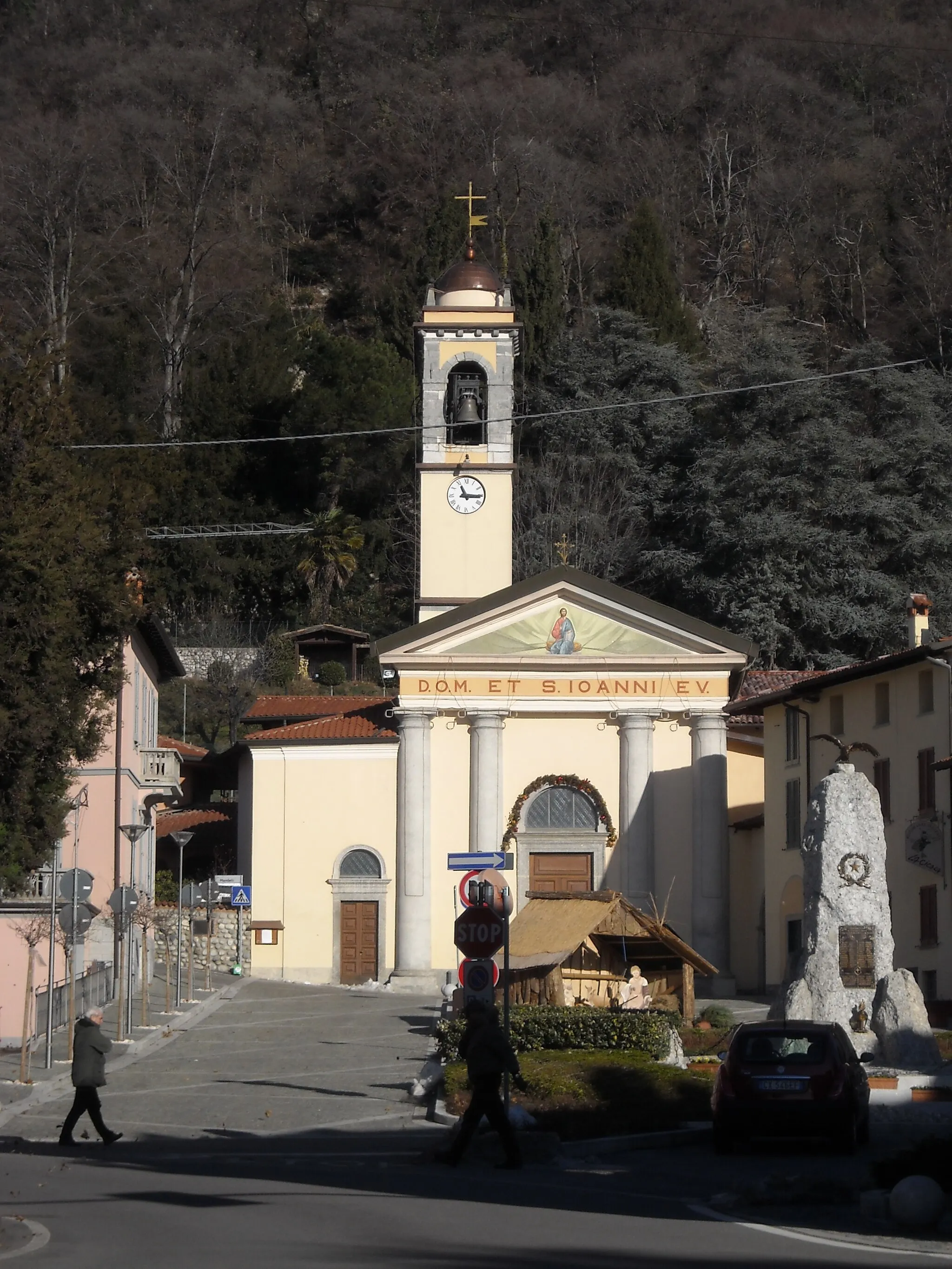Photo showing: Parish church of St. John the Evangelist, Montorfano, Como, Italy