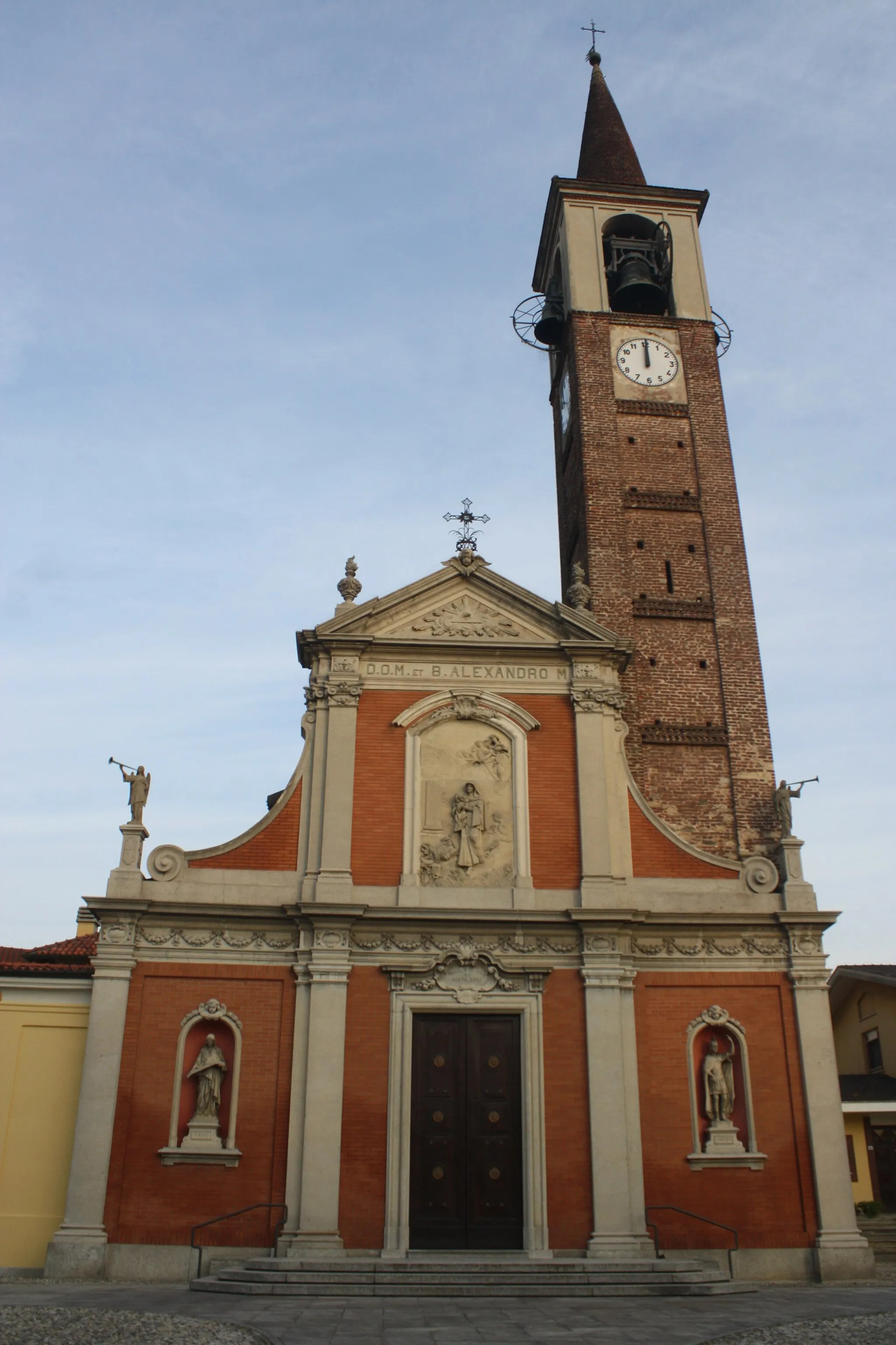 Photo showing: La chiesa di Sant'Alessandro Martire a Mozzate, in provincia di Como.