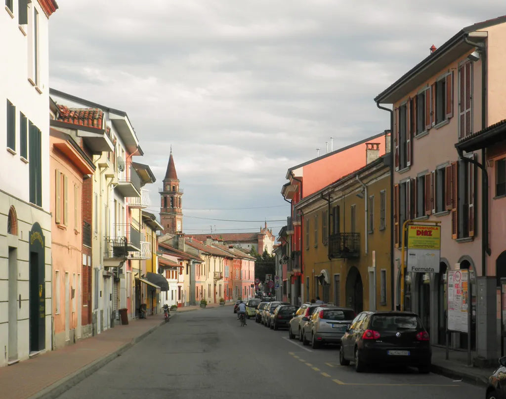 Photo showing: Via Balbi a Ospedaletto Lodigiano.