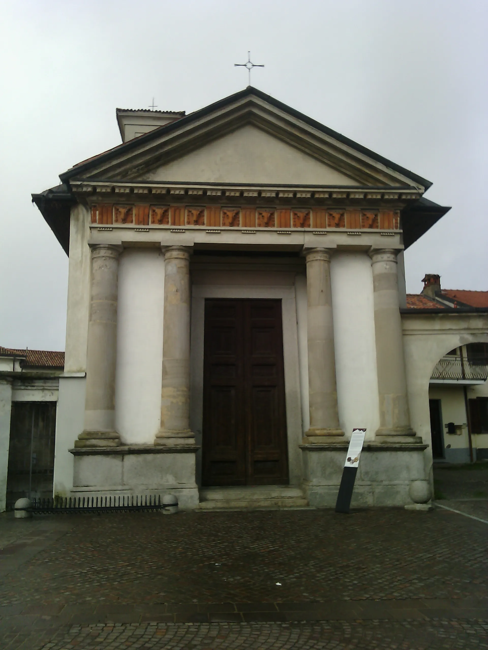 Photo showing: Chiesa parrocchiale di San Bartolomeo a Ossona (MI) - facciata
