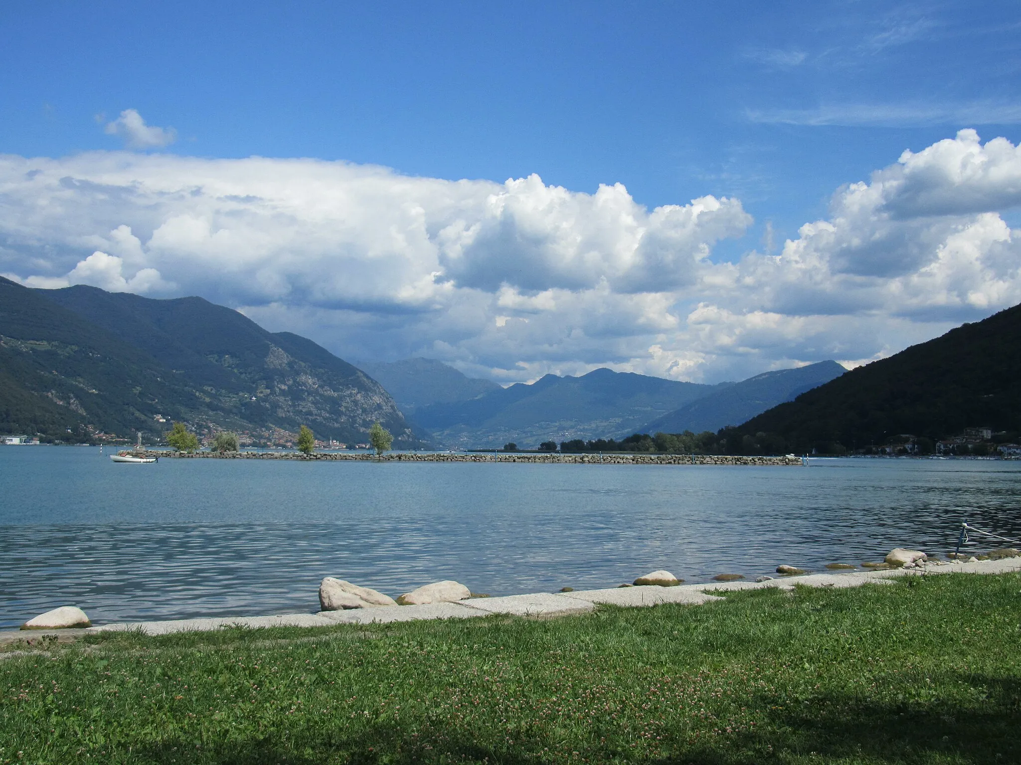 Photo showing: View from Paratico (Lakeside) over Lake Iseo