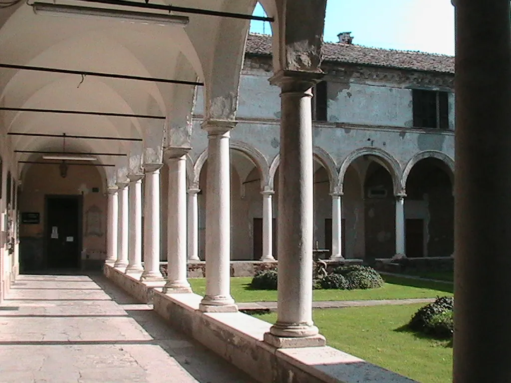 Photo showing: Piadena - Chiostro ex- Convento dei Gerolimini