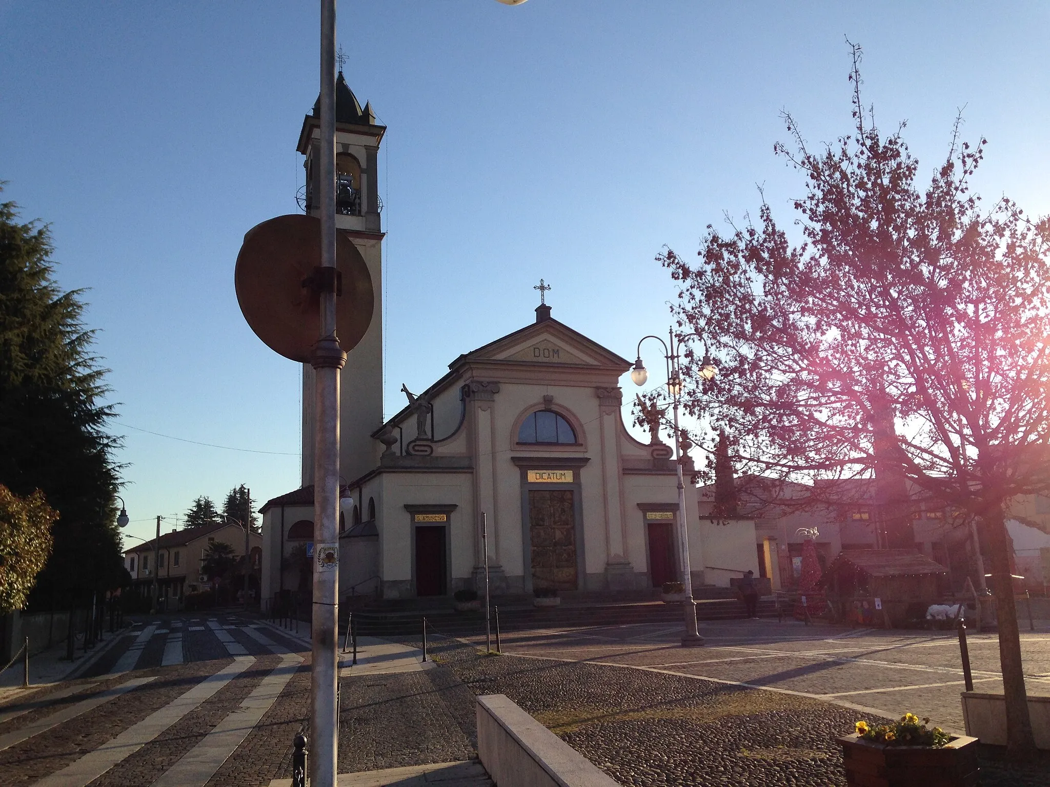 Photo showing: La chiesa parrocchiale di Roncello nel 2015
