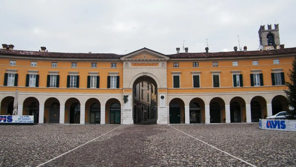 Photo showing: Cavour square, Rovato