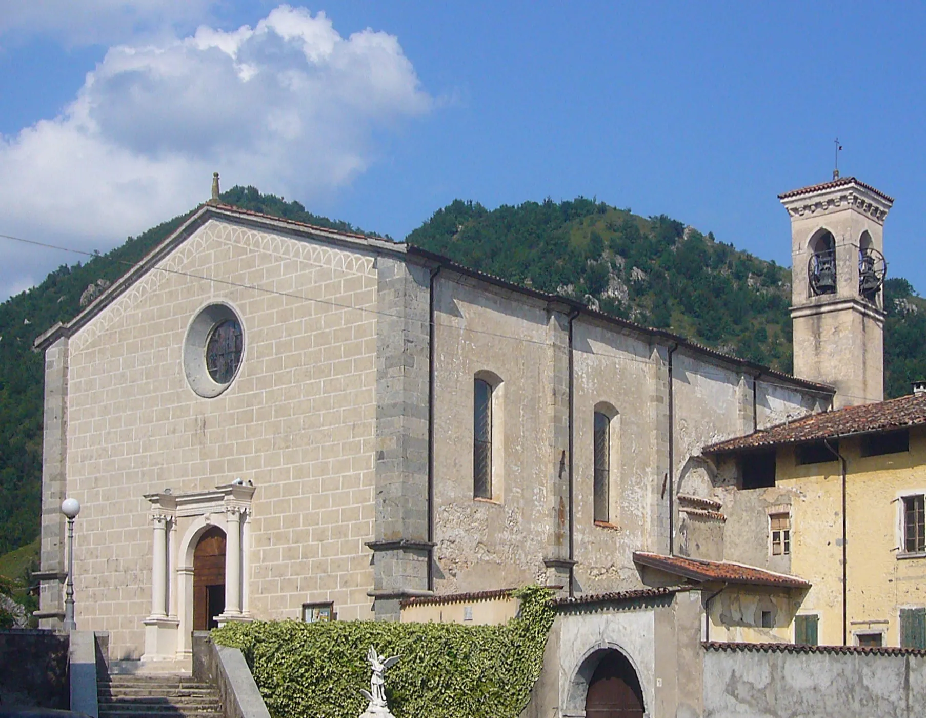 Photo showing: La chiesa parrocchiale di San Michele Arcangelo a Sabbio Chiese (BS)