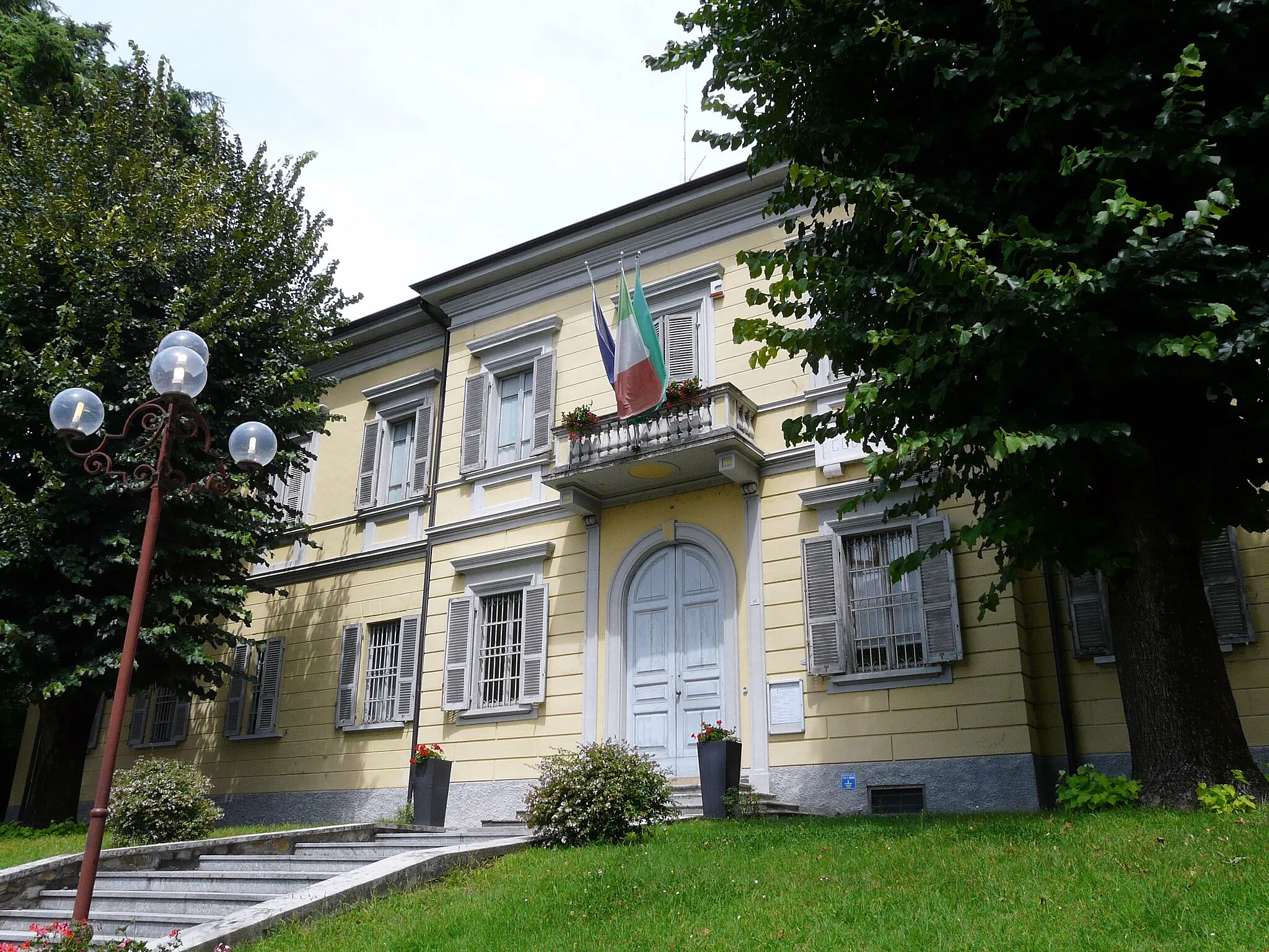 Photo showing: Municipio, Goadiasco, Lombardia, Italia