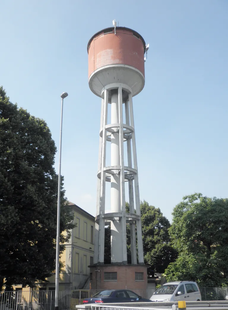 Photo showing: La torre dell'acquedotto di San Rocco al Porto