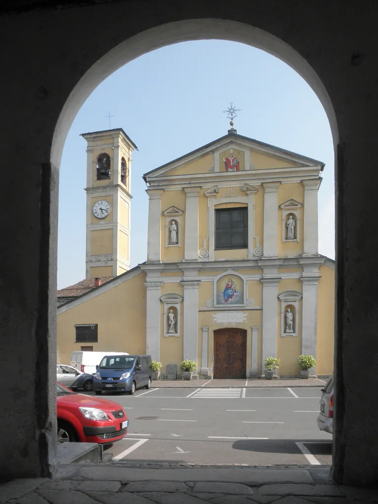 Photo showing: Scorcio della chiesa parrocchiale di San Zenone Vescovo a San Zenone al Lambro.