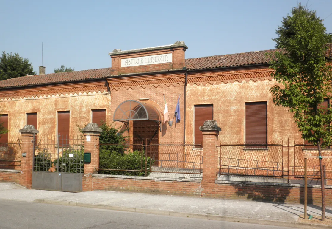Photo showing: Asilo d'infanzia a Sesto Cremonese, frazione di Sesto ed Uniti.