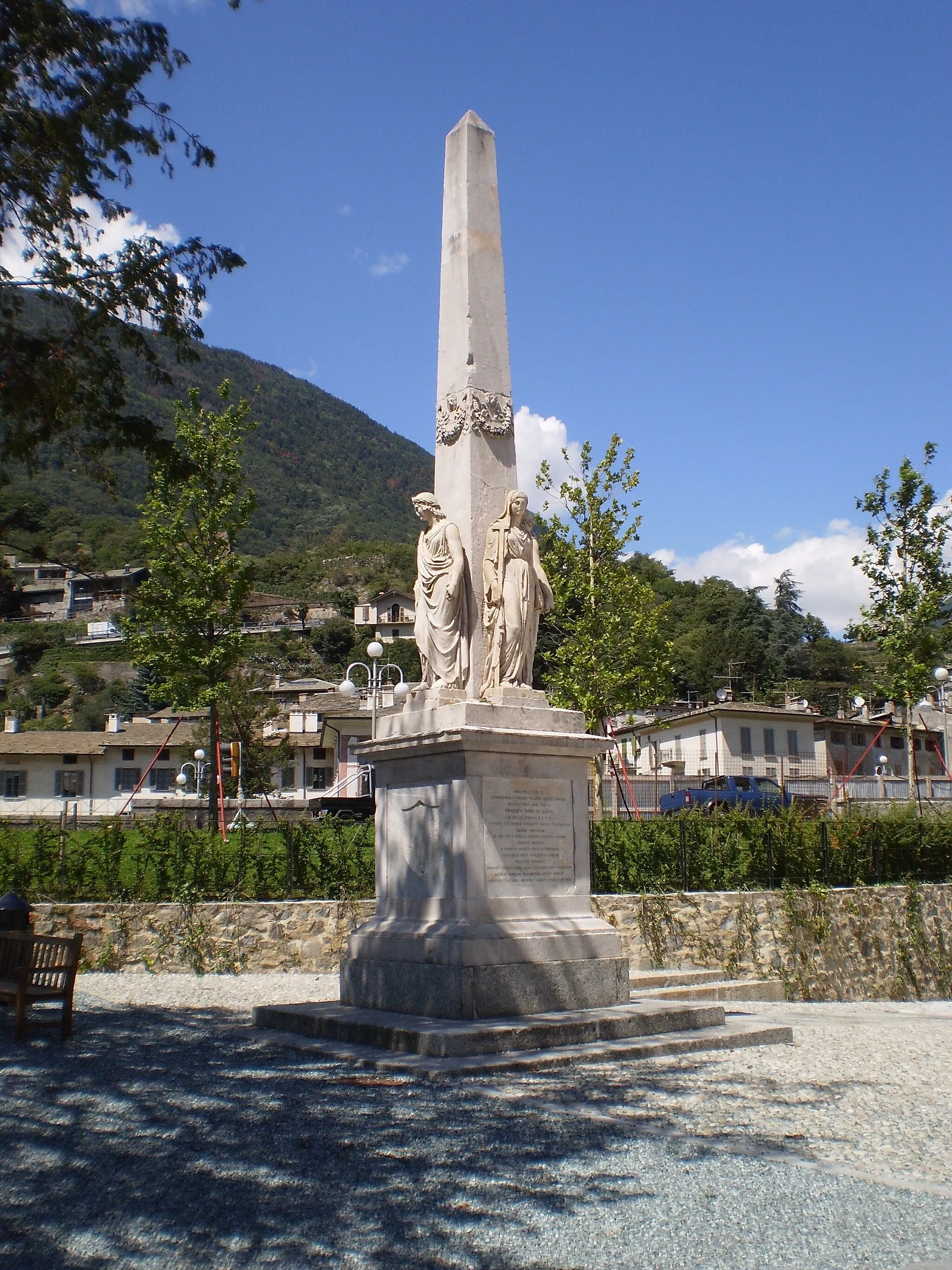 Photo showing: Il monumento alla Riconoscenza con le statue di Giuseppe Croff
