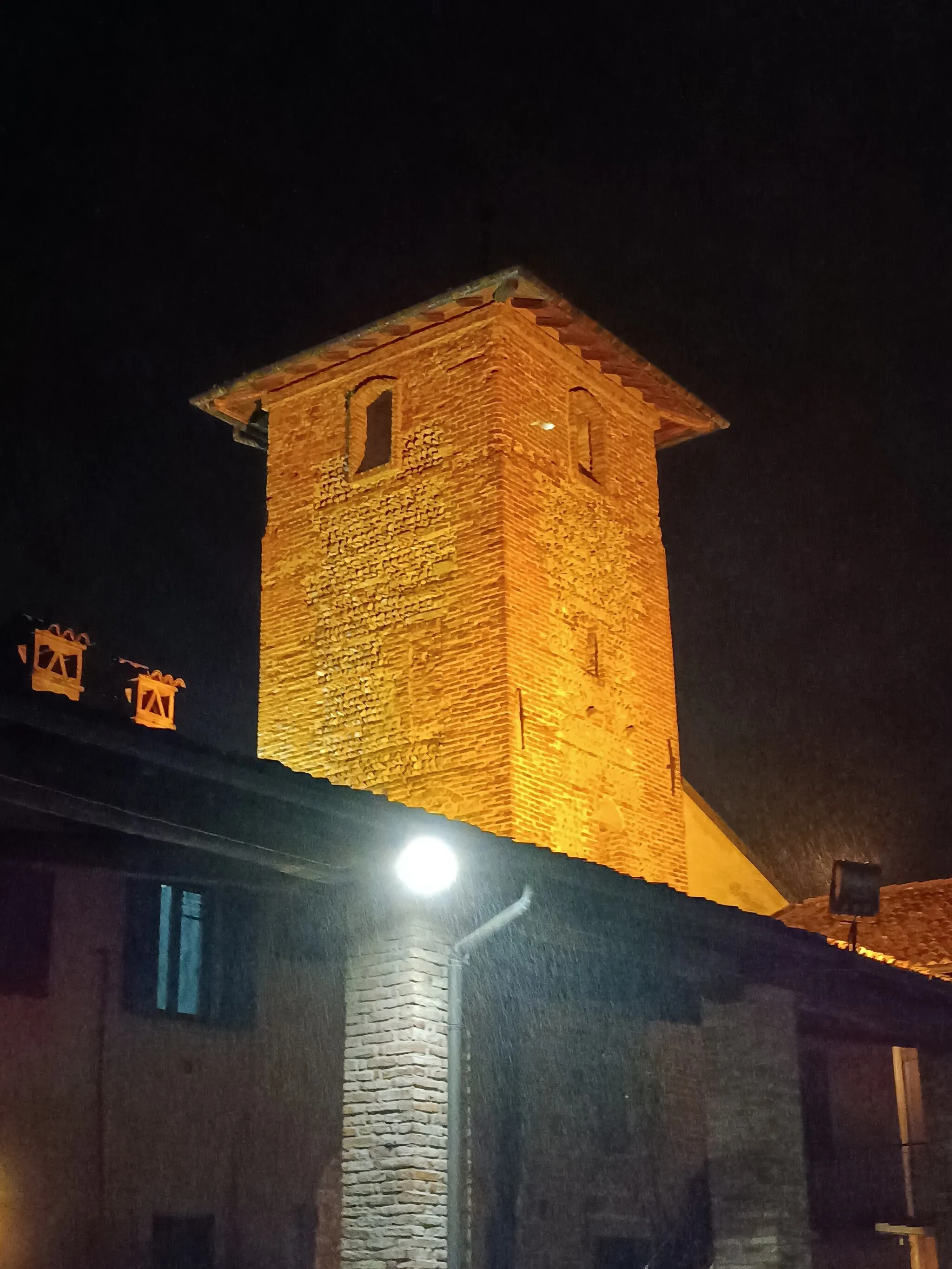 Photo showing: La torre di Piazza ere a Spirano (BG), Italia