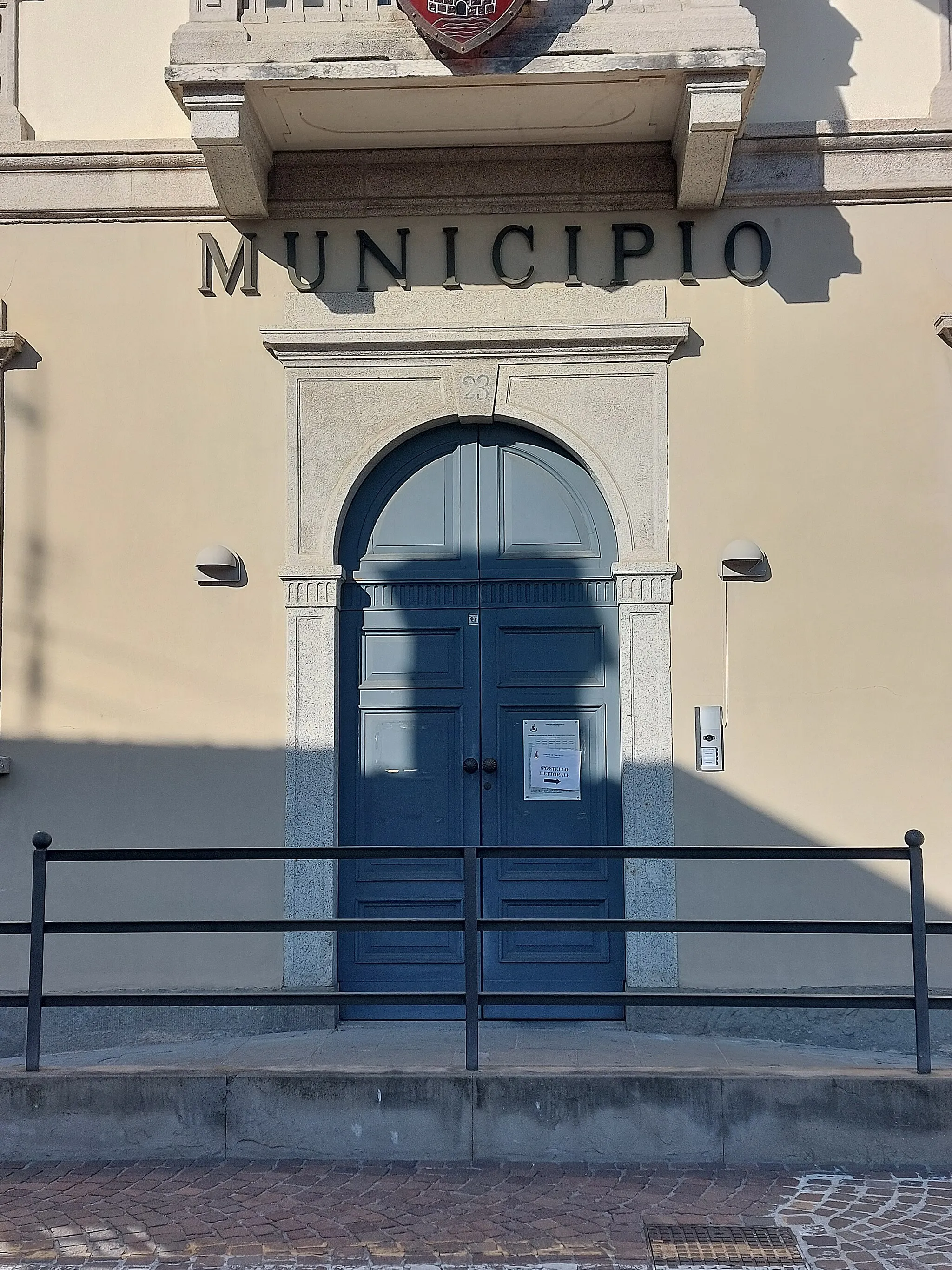 Photo showing: Treviolo - Municipio