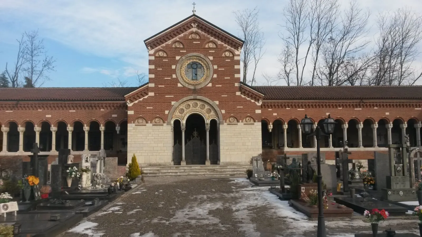 Photo showing: Cimitero di Varano Borghi