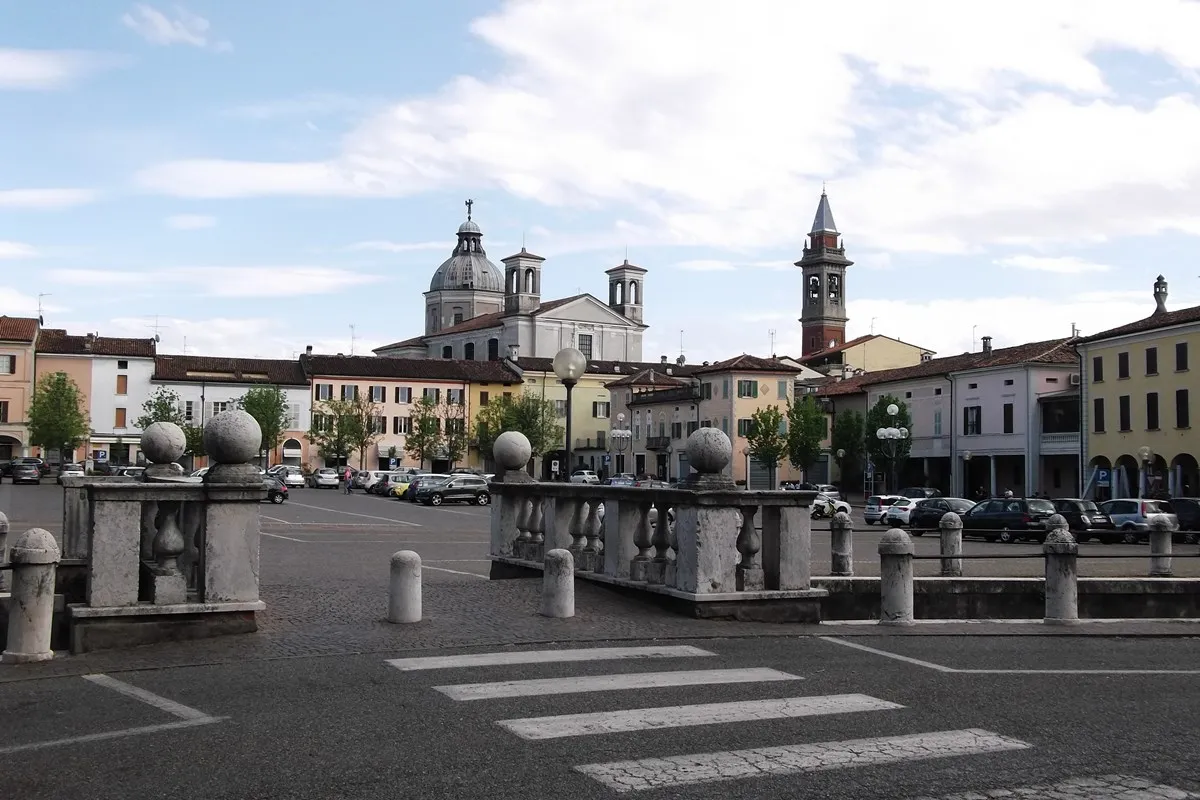 Photo showing: liberty square